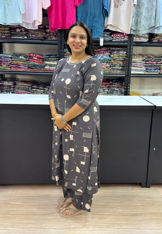 ALINE KURTI WITH PLAZO (HEAVY 22KG RAYON)