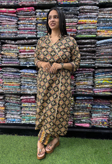 COTTON ANGRAKHA STRAIGHT KURTI & PANT