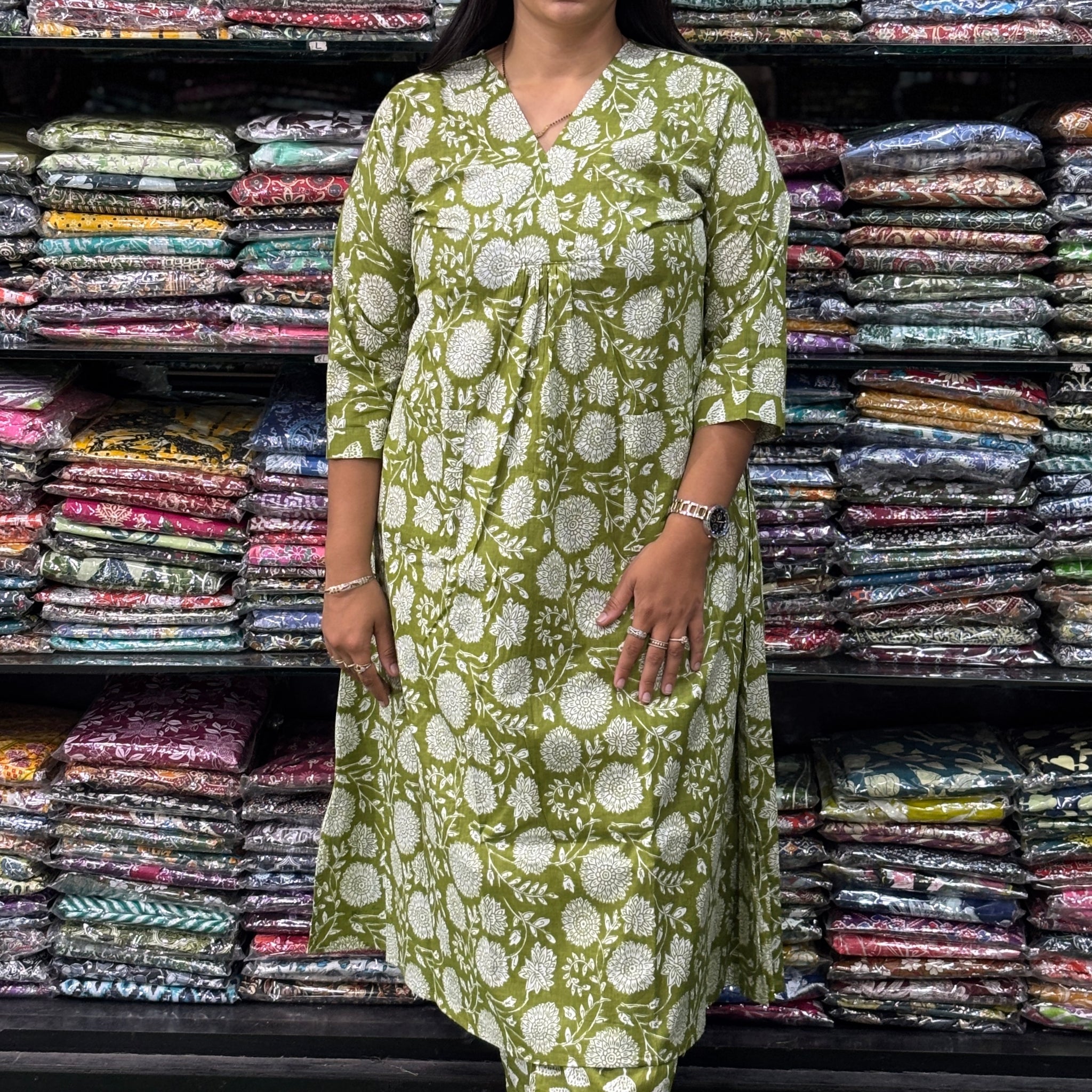 ALINE KURTI-PANT (PURE COTTON,V-NECK)