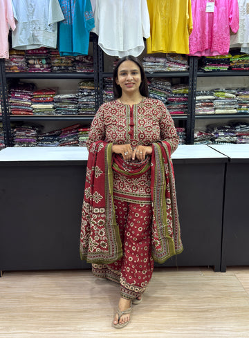STRAIGHT KURTI PLAZA DUPATTA (CAMRIC COTTON)