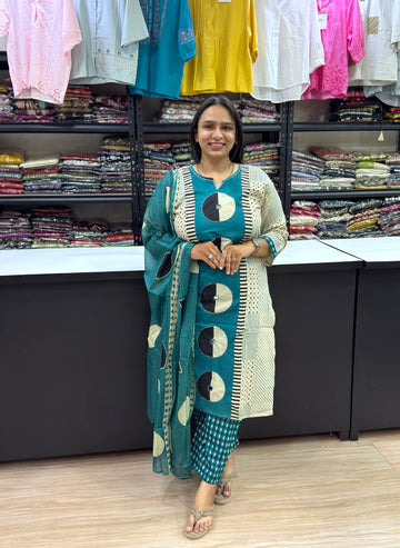 STRAIGHT KURTI PLAZO DUPATTA (PURE CAMRIC COTTON)