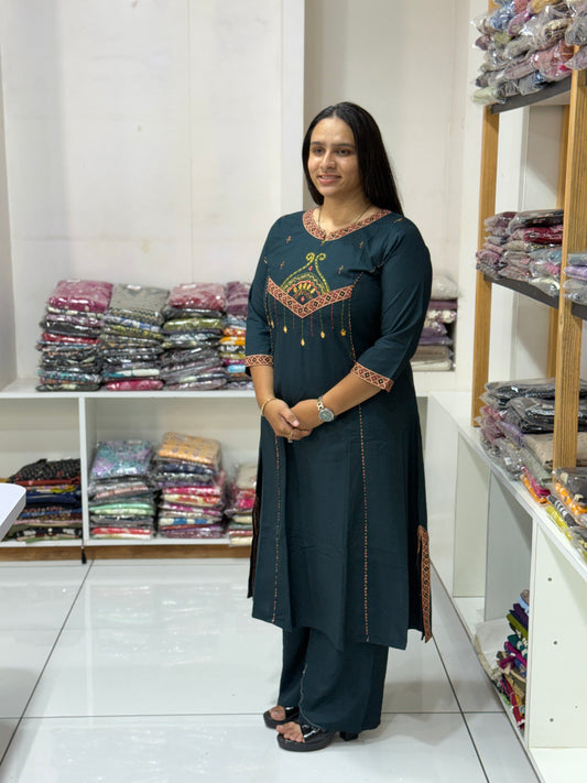ALINE KURTI PLAZO  (HEAVY RAYON)