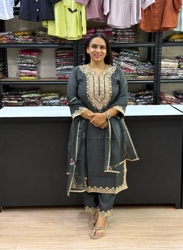 STRAIGHT KURTI PANT DUPATTA (SILK)