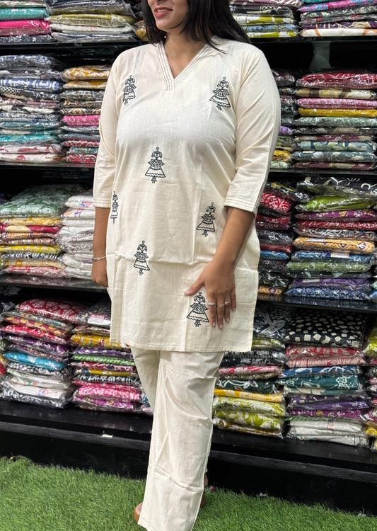 STRAIGHT TUNIC WITH PENT (KHADI COTTON,EMBROIDERY)