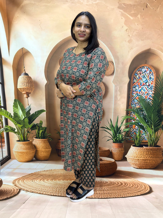 STRAIGHT KURTI PANT (PURE CAMRIC COTTON)