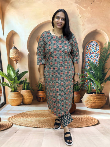 STRAIGHT KURTI PANT (PURE CAMRIC COTTON)