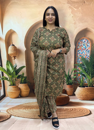 STRAIGHT KURTI PANT DUPATTA (PURE CAMRIC COTTON)