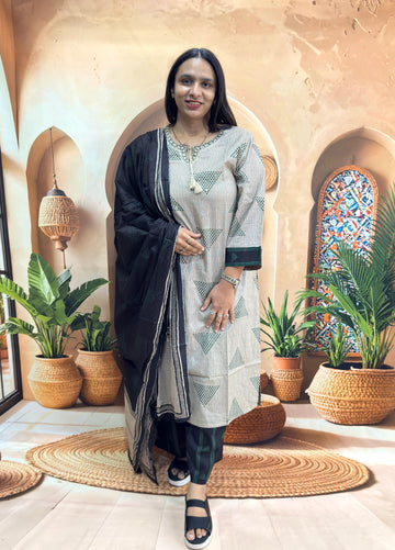 STRAIGHT KURTI PLAZO DUPATTA  (PURE CAMRIC COTTON , WITH WORK)