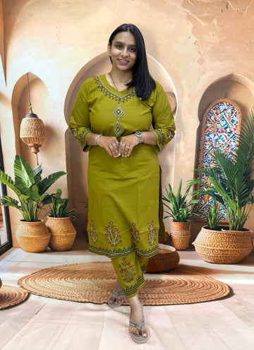 STRAIGHT KURTI PANT (DHABU COTTON,WITH WORK)