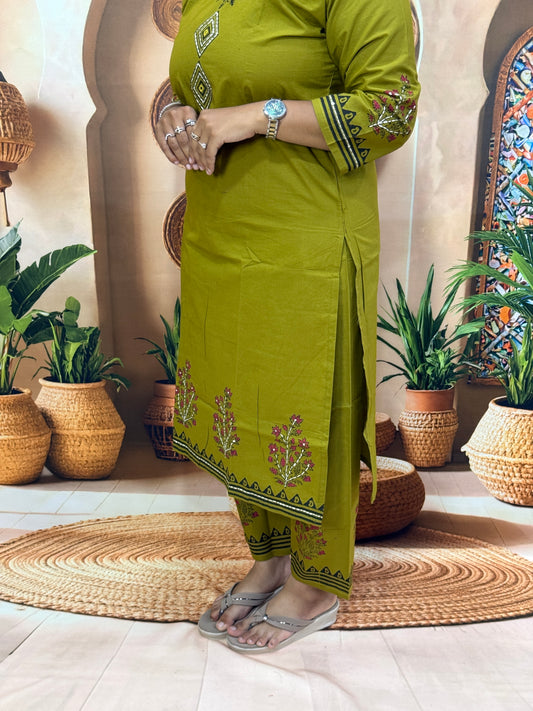 STRAIGHT KURTI PANT (DHABU COTTON,WITH WORK)