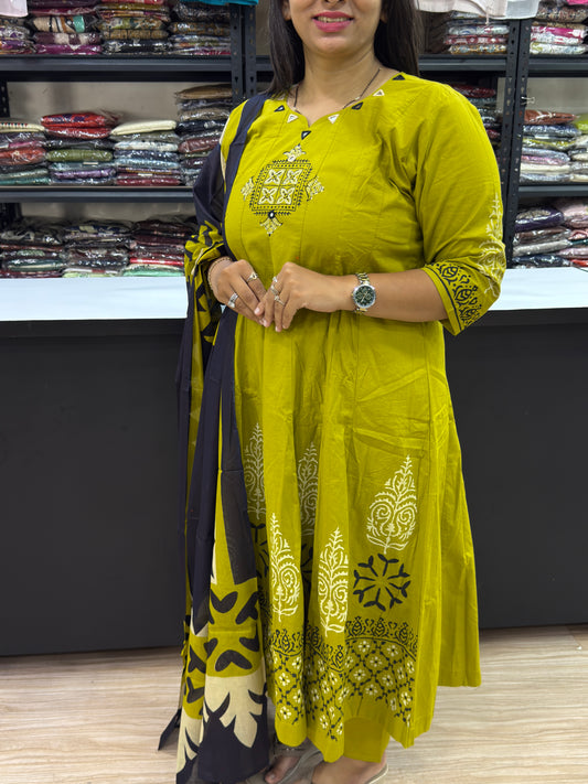 ALINE KURTI PANT DUPATTA (DHABU COTTON)